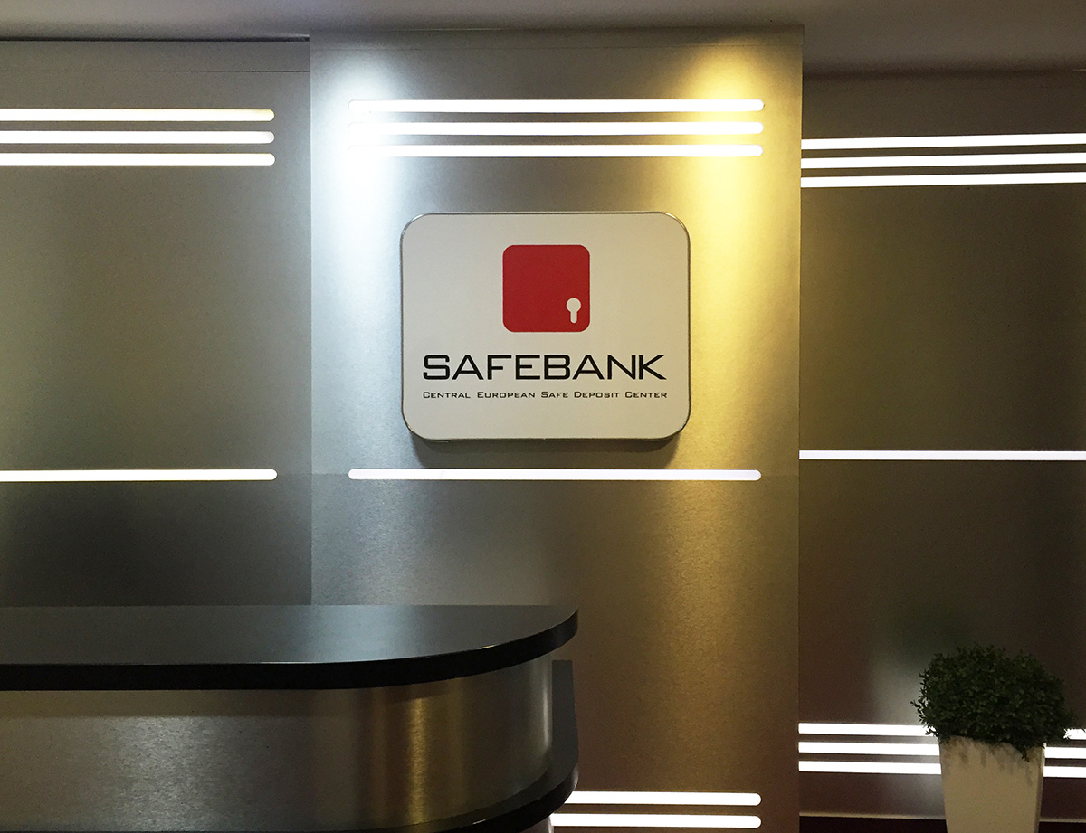 Eu safe. Альфа банк ячейка. Европейские сервисные центры. Bank Austria icon.